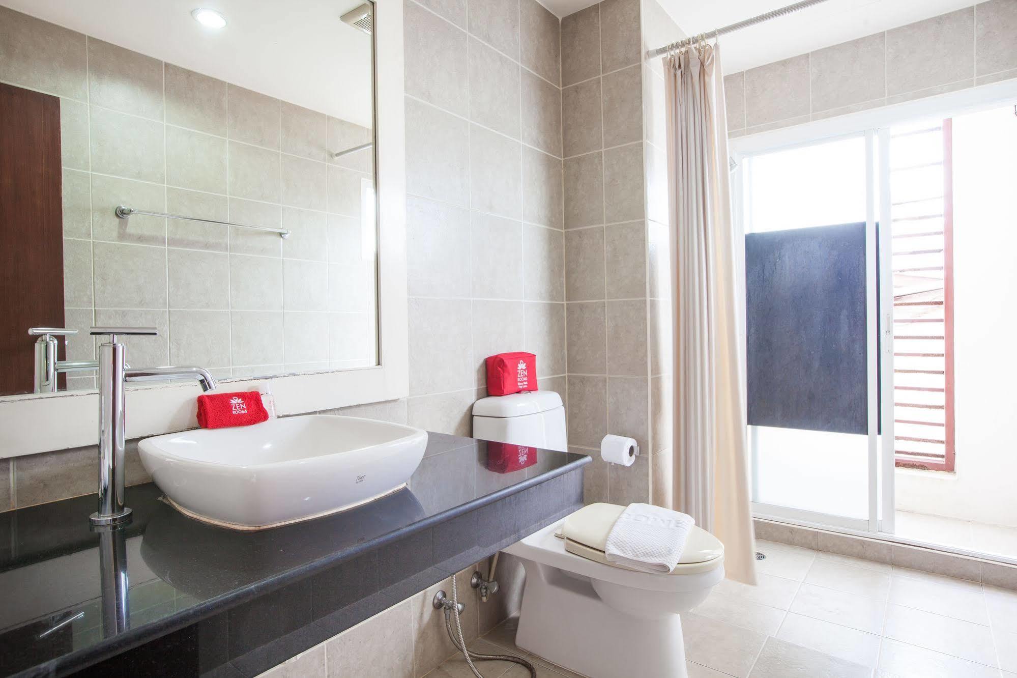 Zen Rooms Chaofa East Road Rawai ภายนอก รูปภาพ