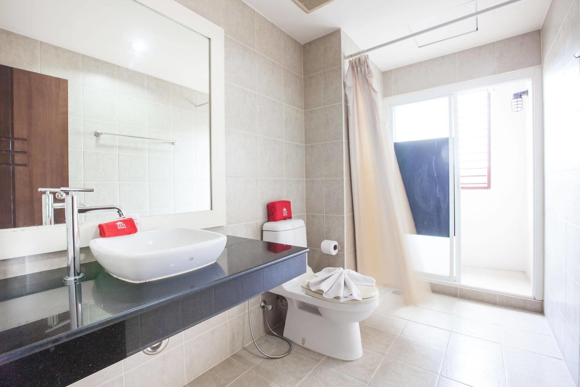 Zen Rooms Chaofa East Road Rawai ภายนอก รูปภาพ